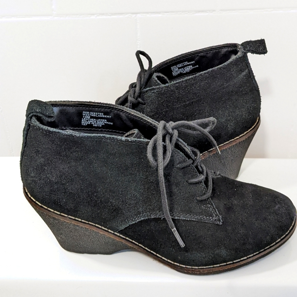 White mountain suede wedges